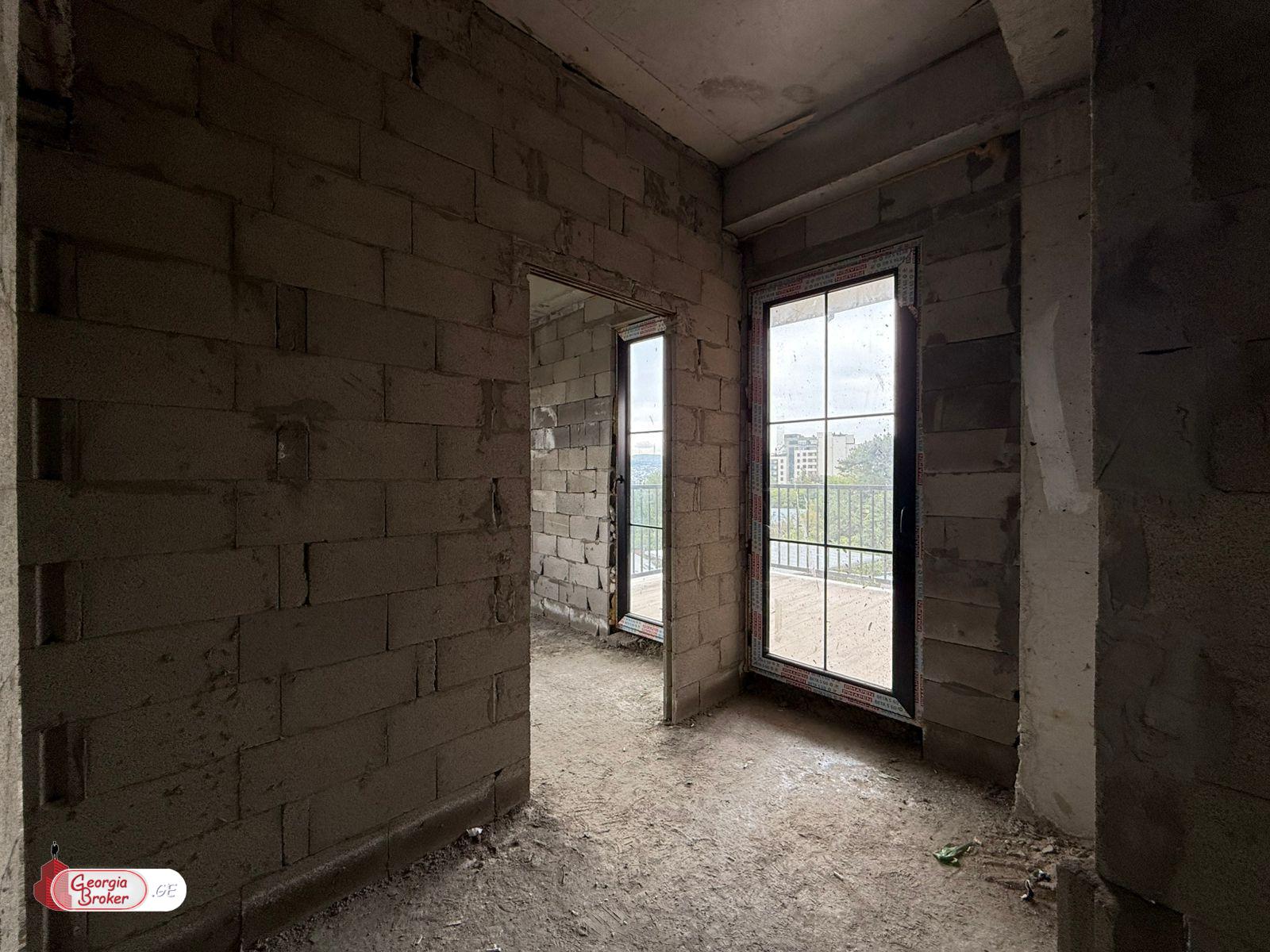 იყიდება ახალი აშენებული 4 ოთახიანი ბინა